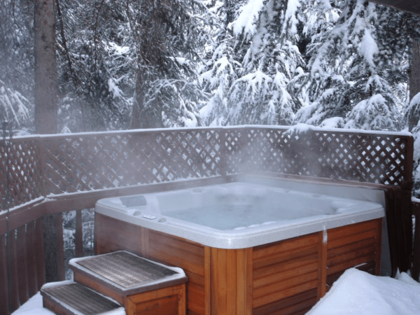 Hot Tub in the Winter 4 1